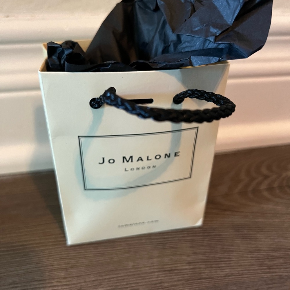 Jo Malone Frangipani Flower cologne 10 ml and White Candle Set - Picture 8 of 8